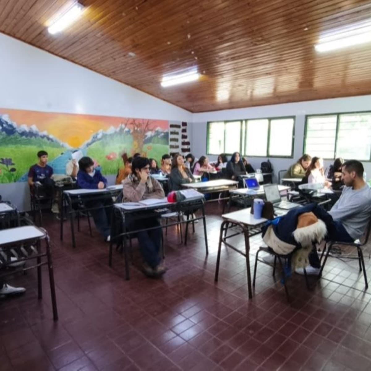 Proyecto de Ley para Regular el Uso de Celulares en Escuelas de Mendoza
