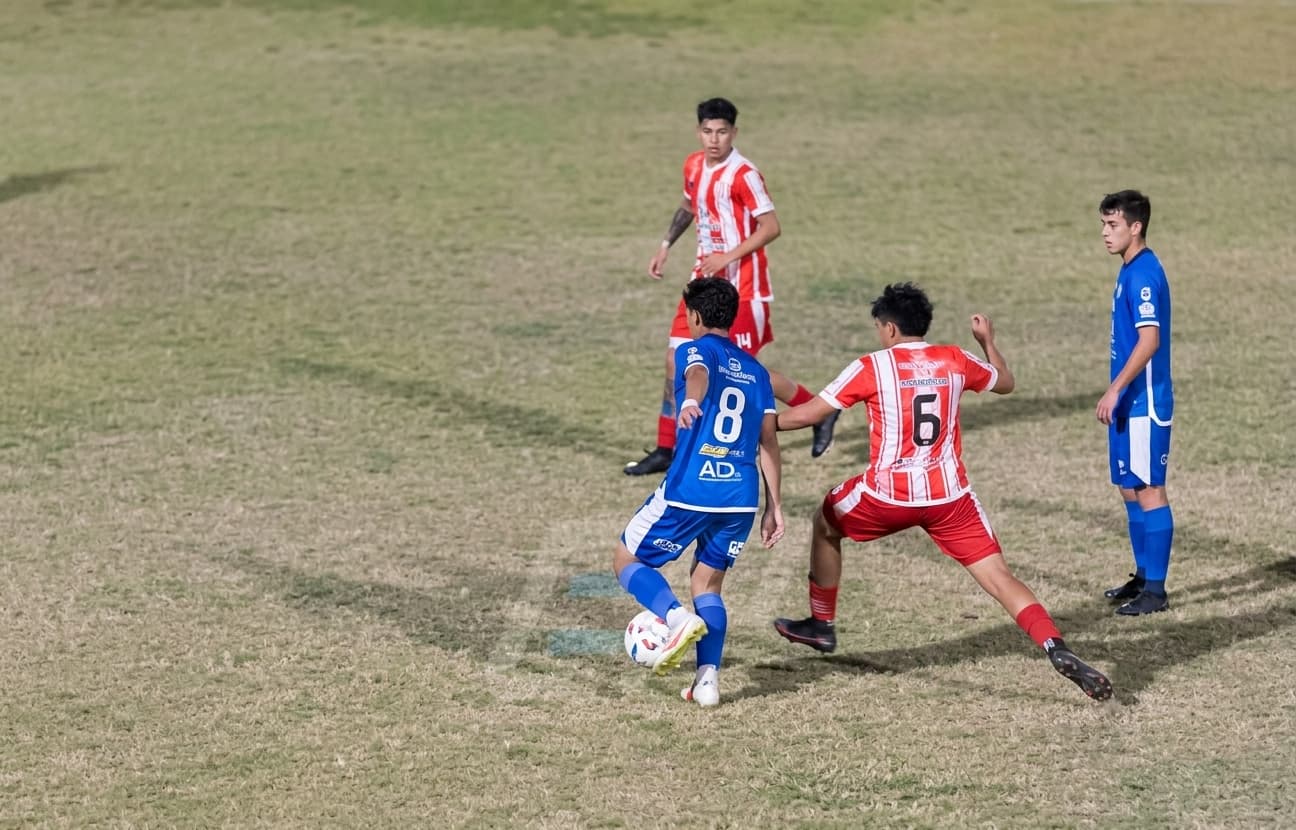 Unión empató 2-2 sobre la hora frente a Sarmiento de Zonda